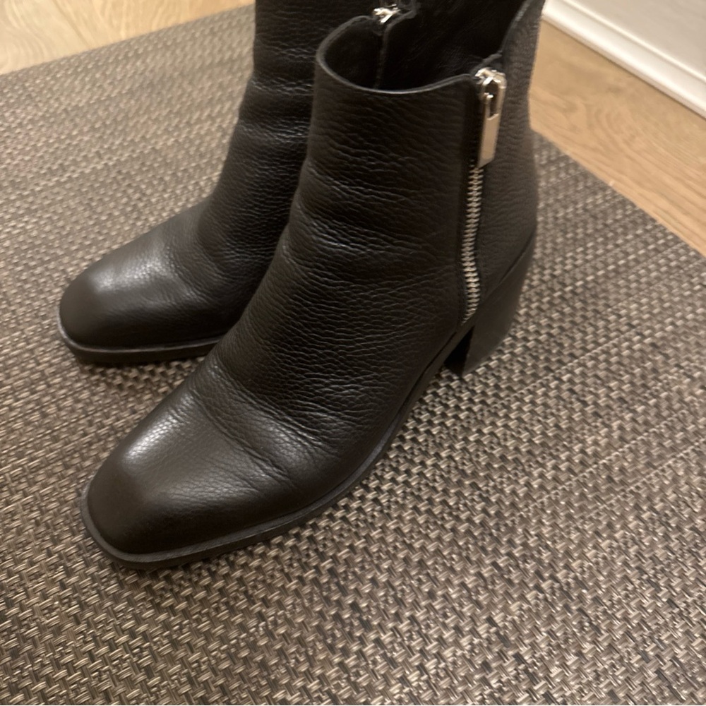 Philip Lim women’s Alexa booties size 35 leather worn but great condition.